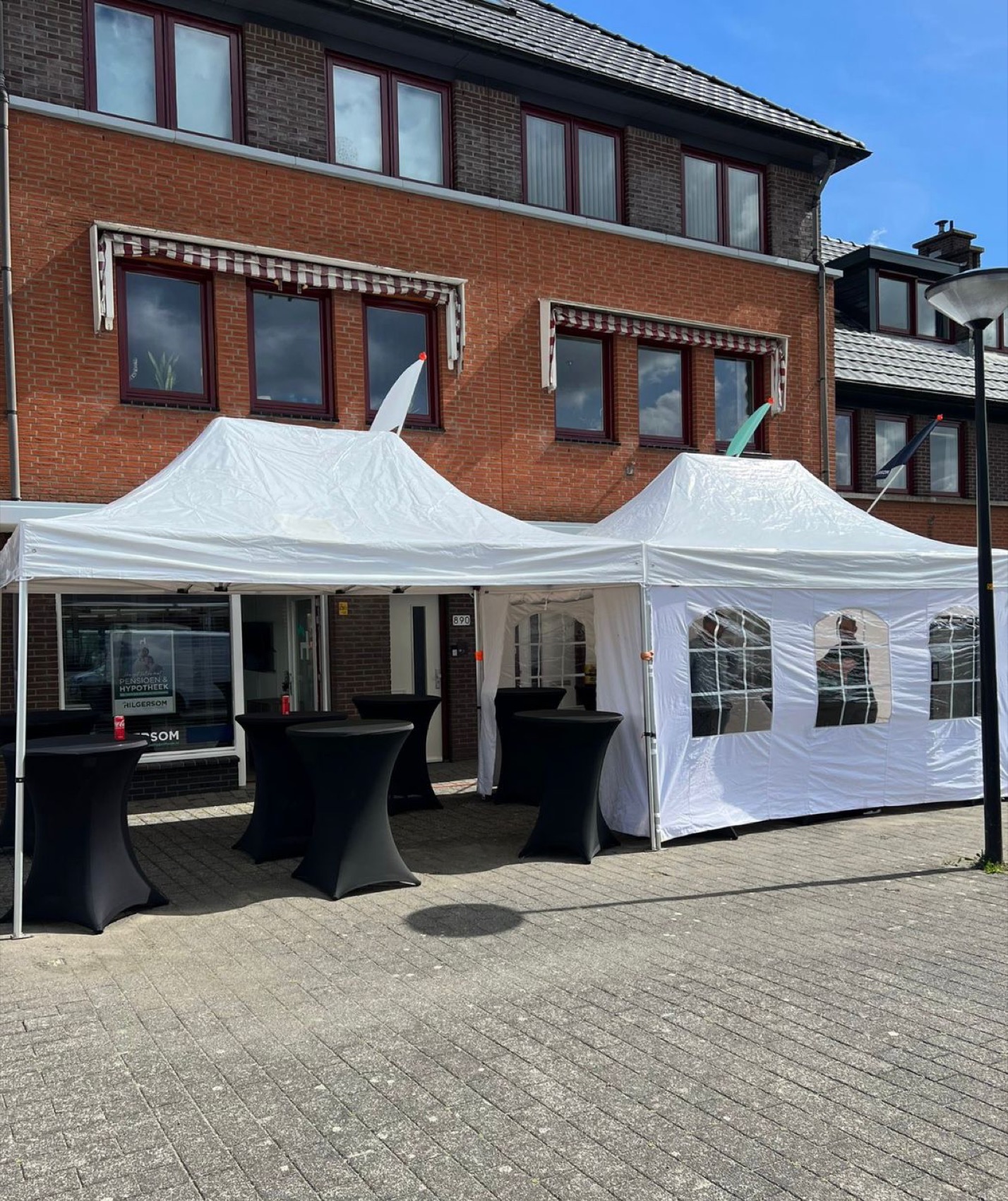 Partytenten en statafels opgebouwd door KleinVerhuur in Zuid-Holland